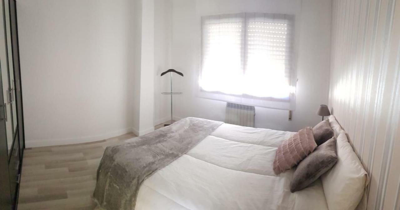 קלהורה Apartamento "El Abuelo" מראה חיצוני תמונה
